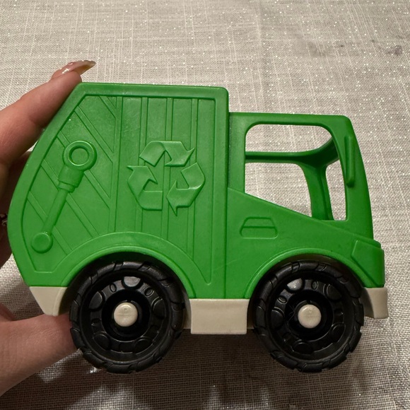 Little People Recycling Truck - Picture 4 of 7